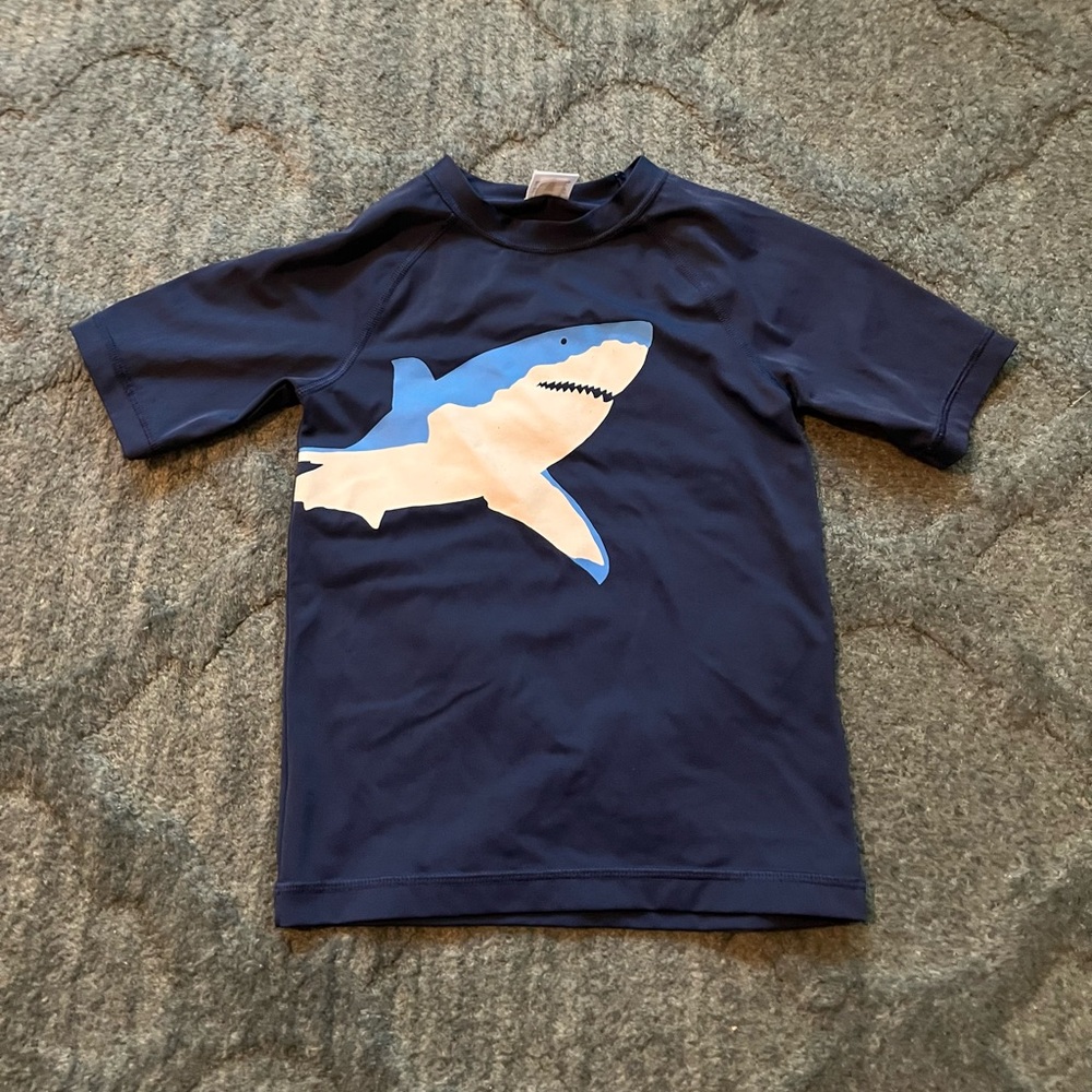 Hanna Andersson Shark rash guard Size 120